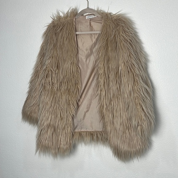 LIONESS | BLUSH FAUX FUR COAT - Picture 3 of 7